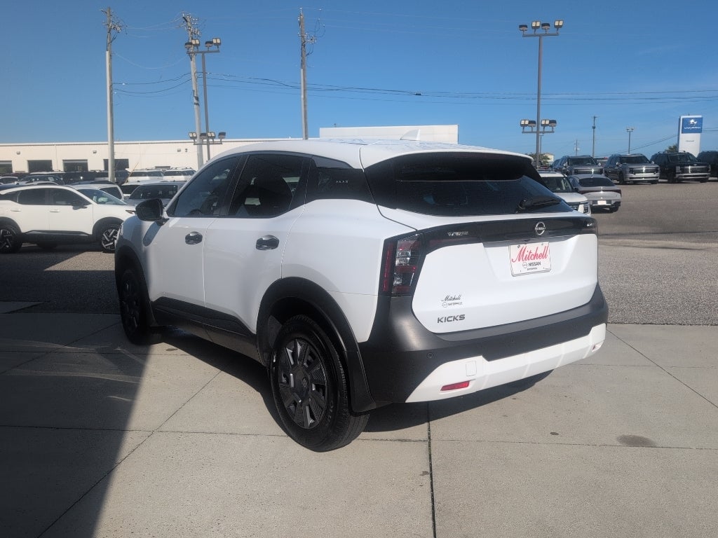 2025 Nissan Kicks S