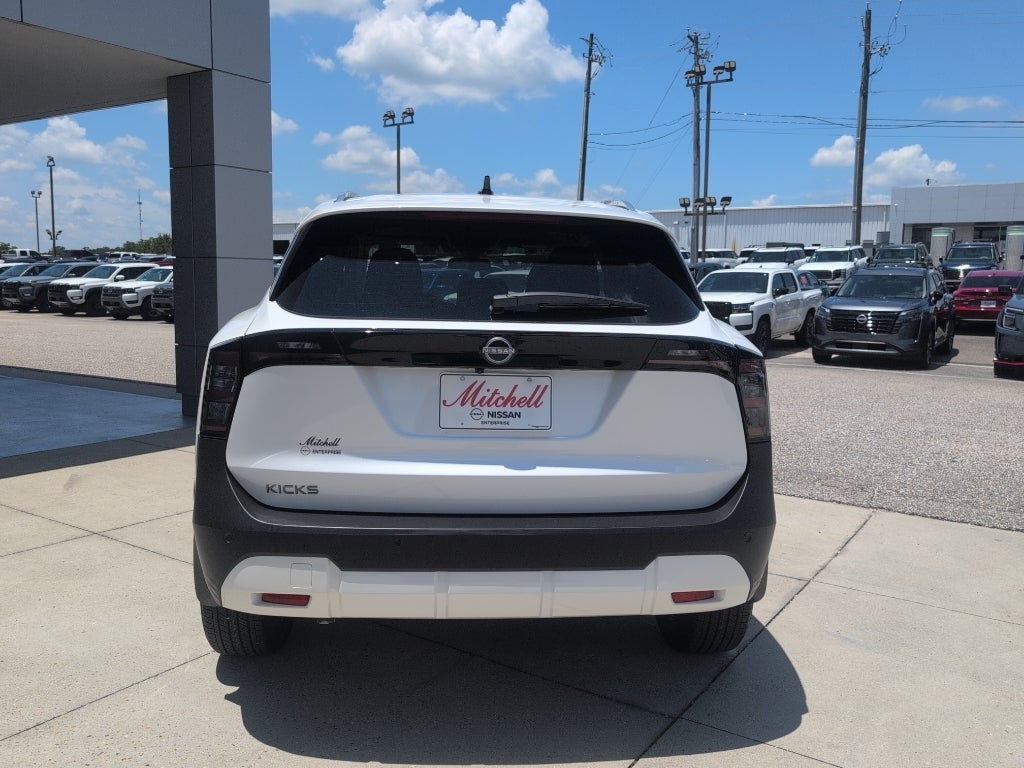 2026 Nissan Kicks SV