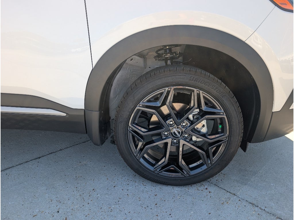 2027 Nissan Kicks SR