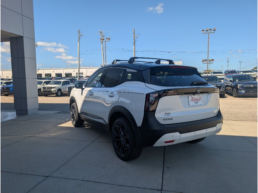 2027 Nissan Kicks SR