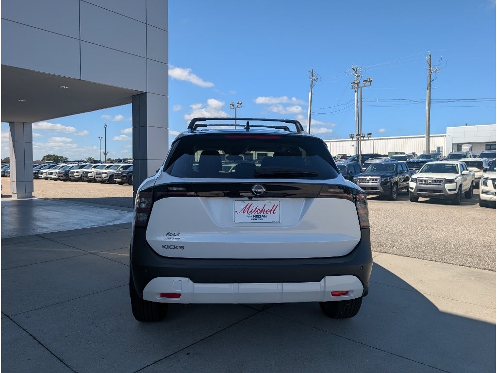 2027 Nissan Kicks SR