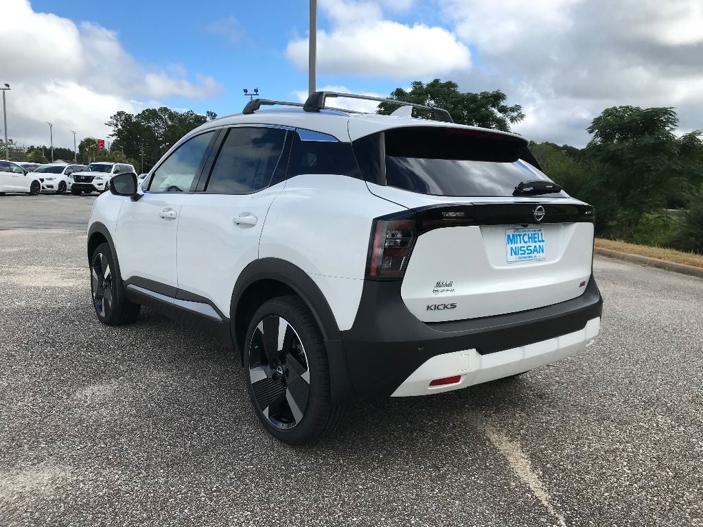 2025 Nissan Kicks SR