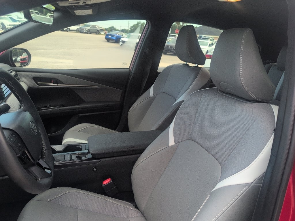 2025 Toyota Camry Hybrid SE