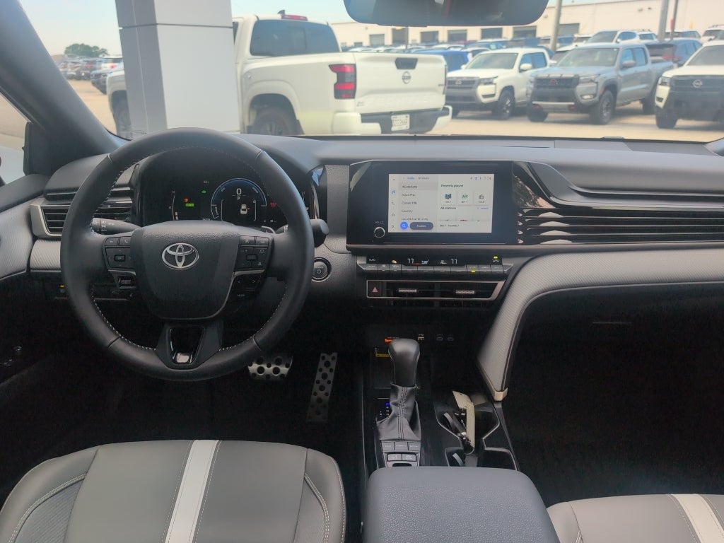 2025 Toyota Camry Hybrid SE