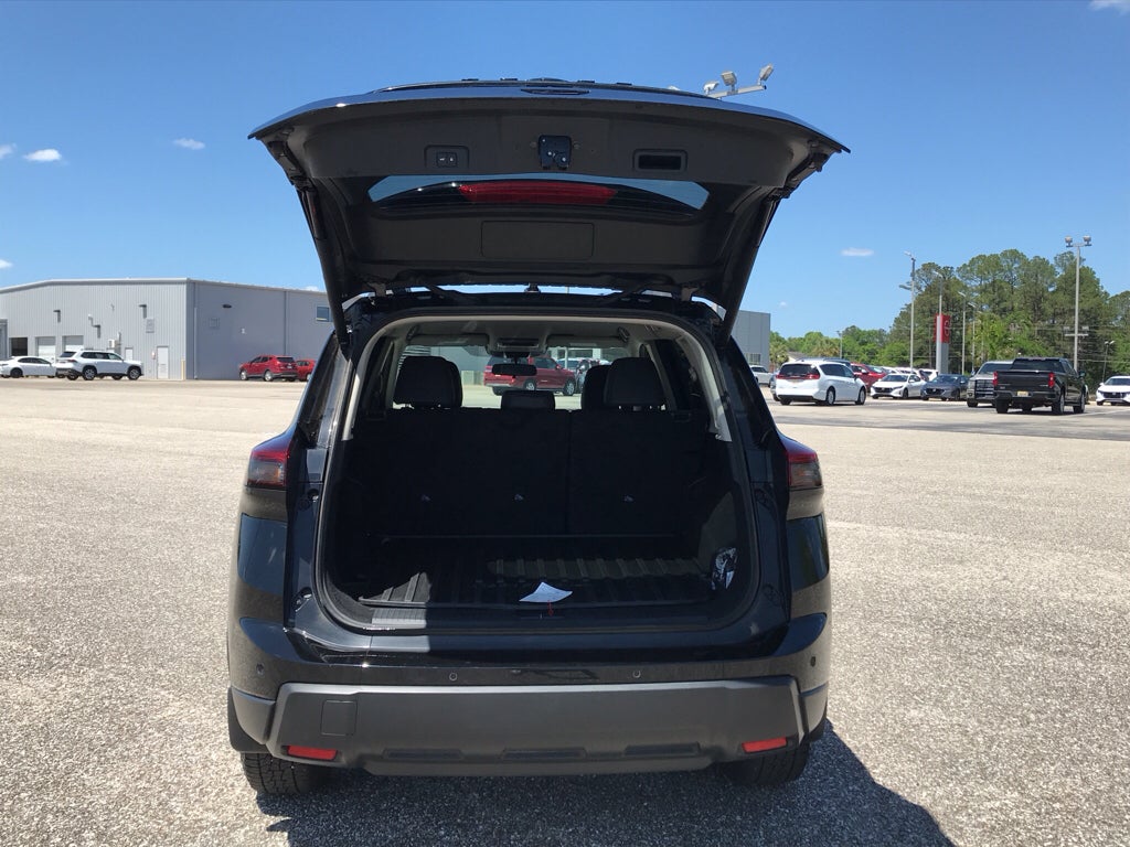 2025 Nissan Rogue Rock Creek®