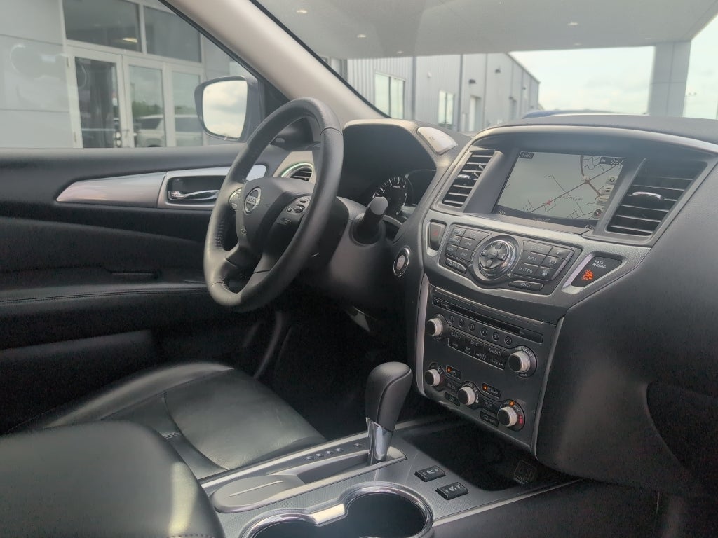 2020 Nissan Pathfinder SL