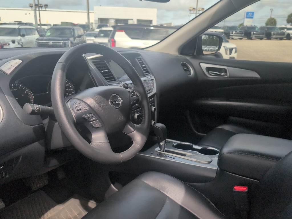 2020 Nissan Pathfinder SL