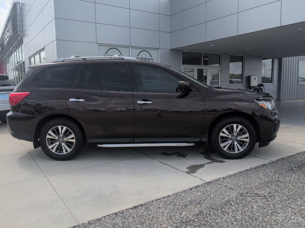 2020 Nissan Pathfinder SL