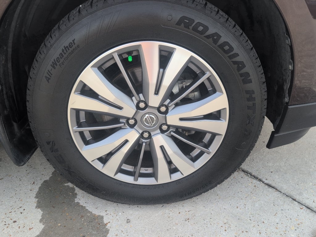 2020 Nissan Pathfinder SL