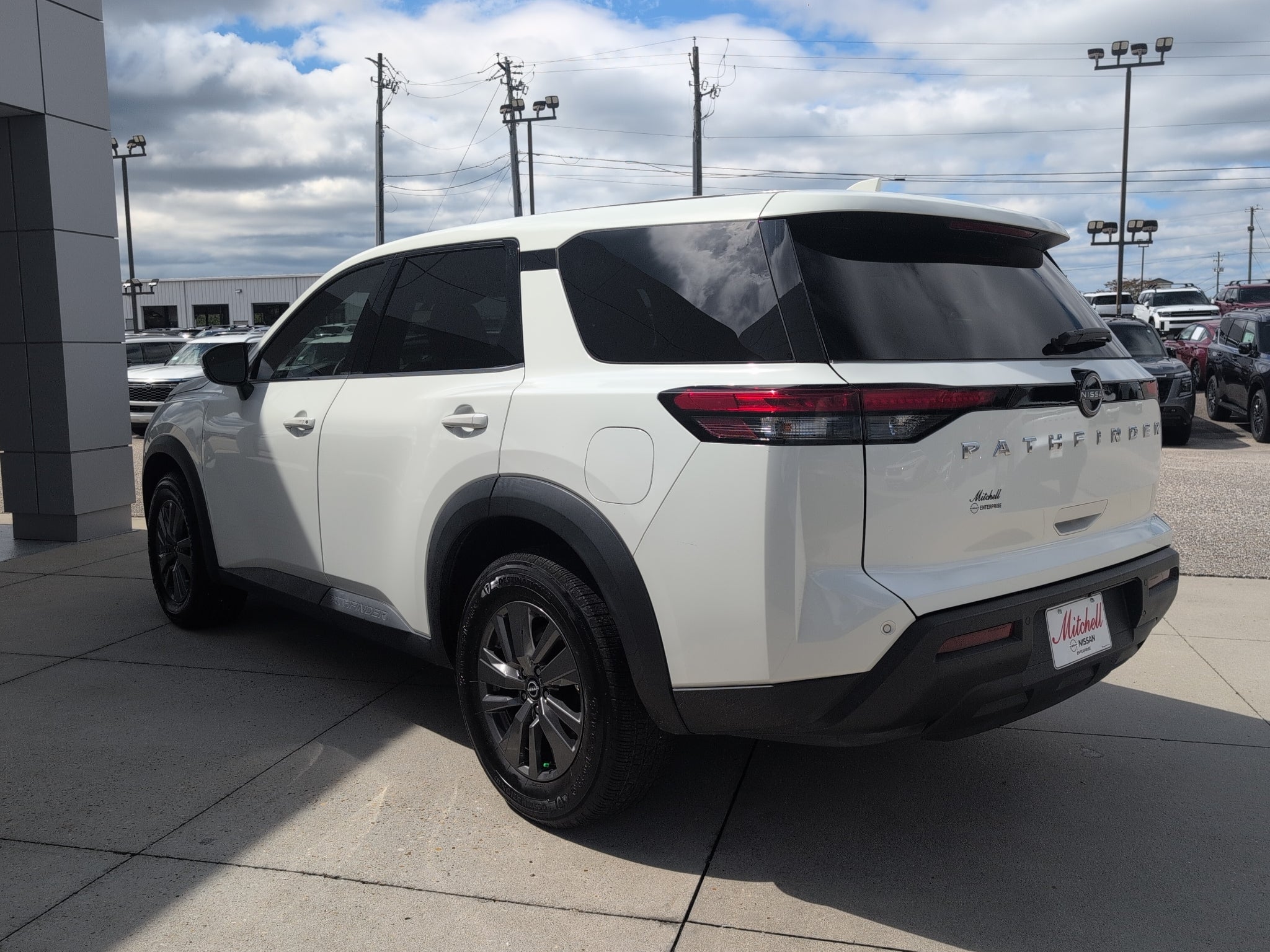 2022 Nissan Pathfinder S