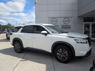 2022 Nissan Pathfinder S