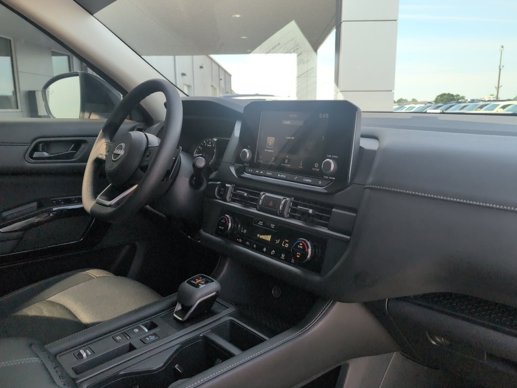 2025 Nissan Pathfinder S