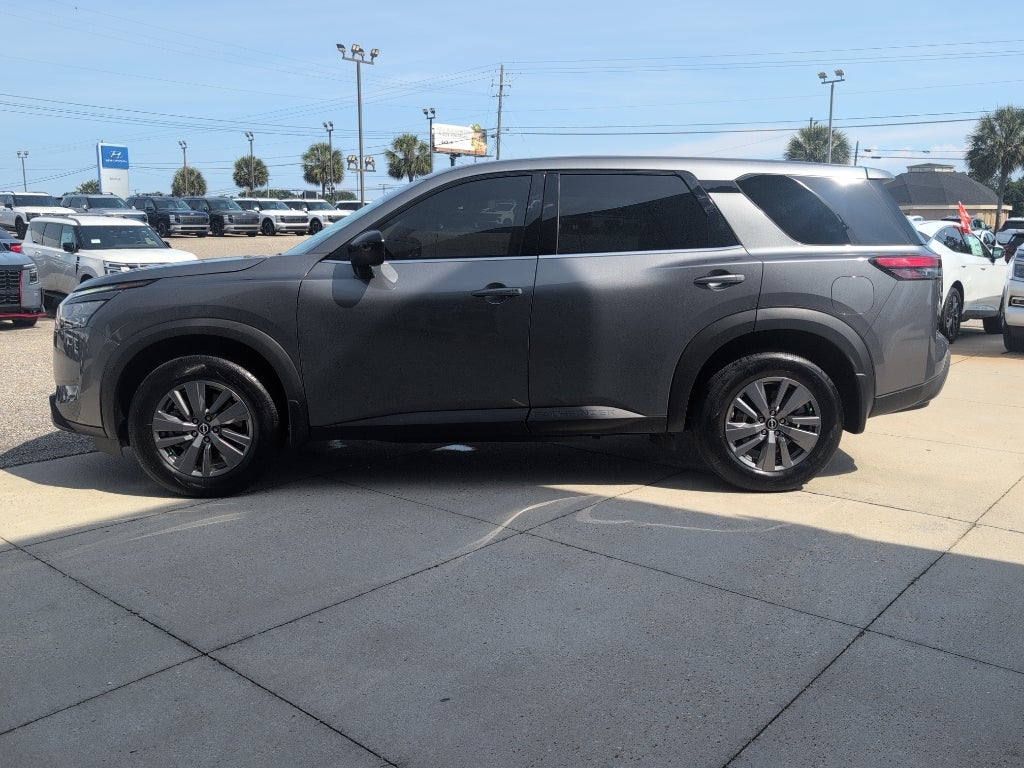 2025 Nissan Pathfinder S