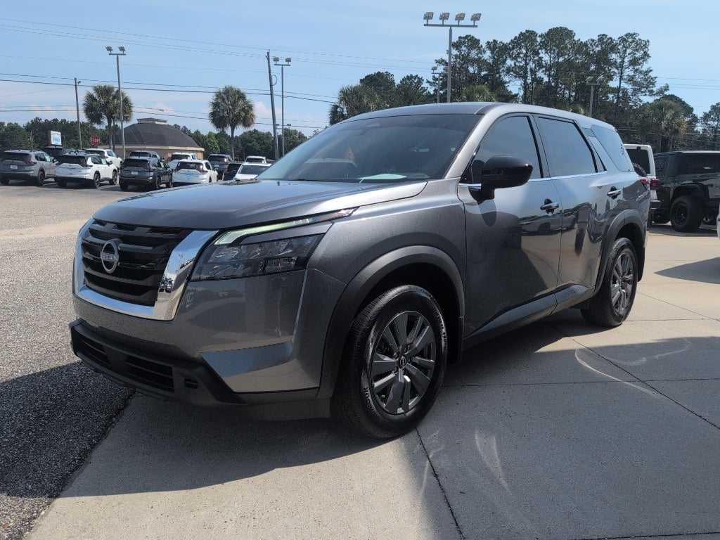 2025 Nissan Pathfinder S