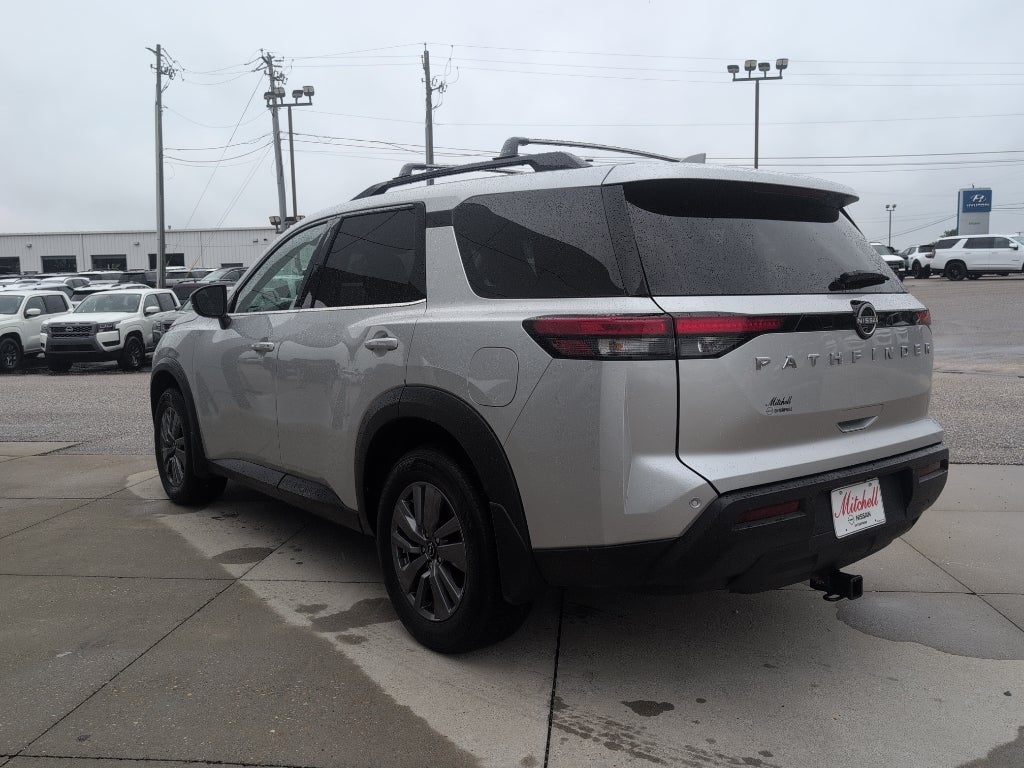 2025 Nissan Pathfinder SV