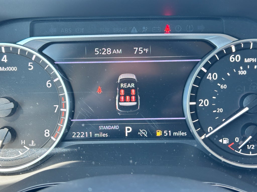 2025 Nissan Pathfinder SV
