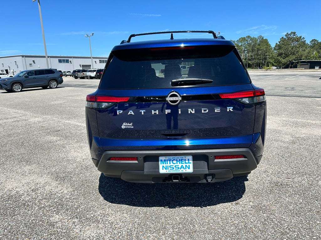 2025 Nissan Pathfinder SV