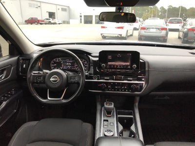 2022 Nissan Pathfinder SV