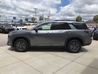 2025 Nissan Pathfinder SV