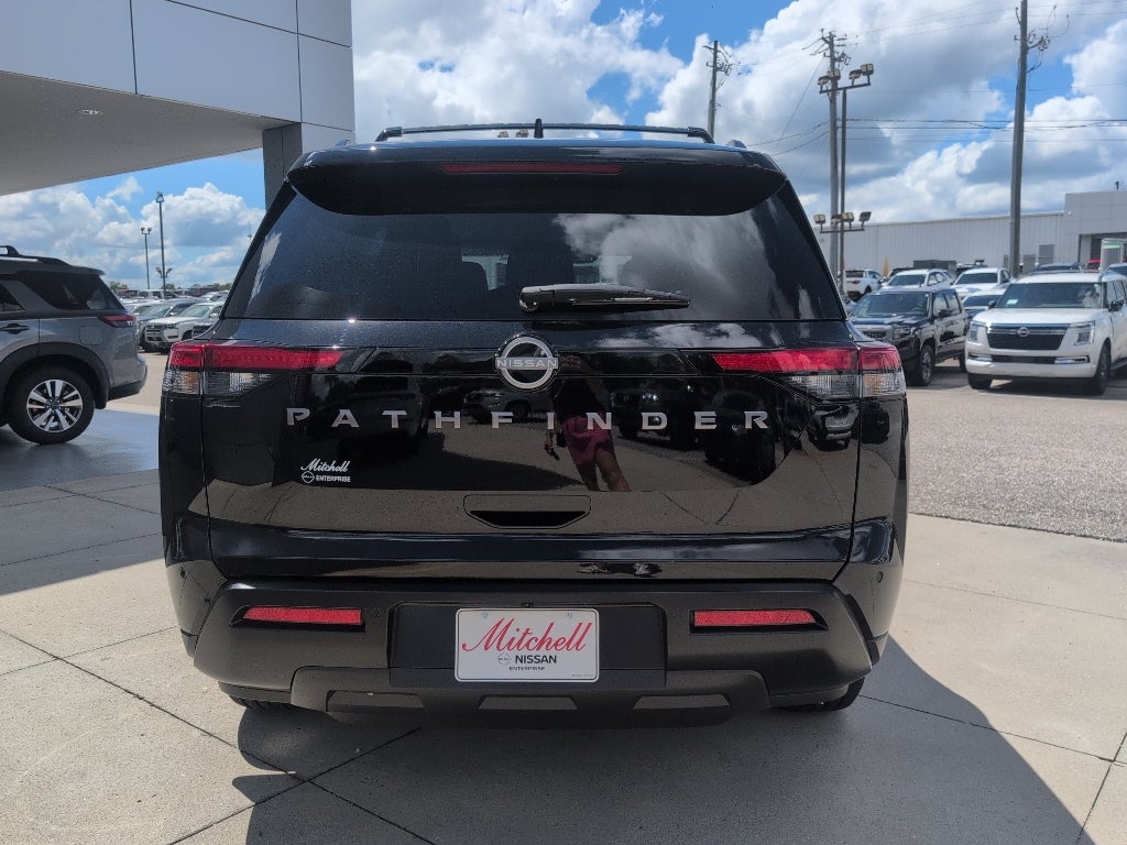 2026 Nissan Pathfinder SV