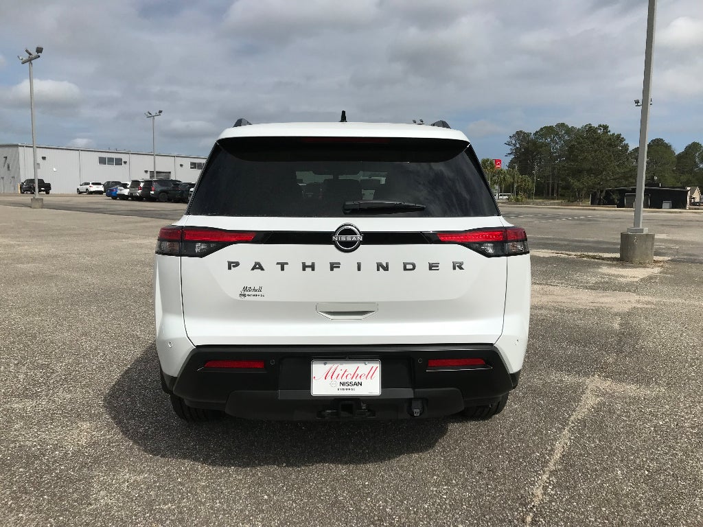 2026 Nissan Pathfinder SV