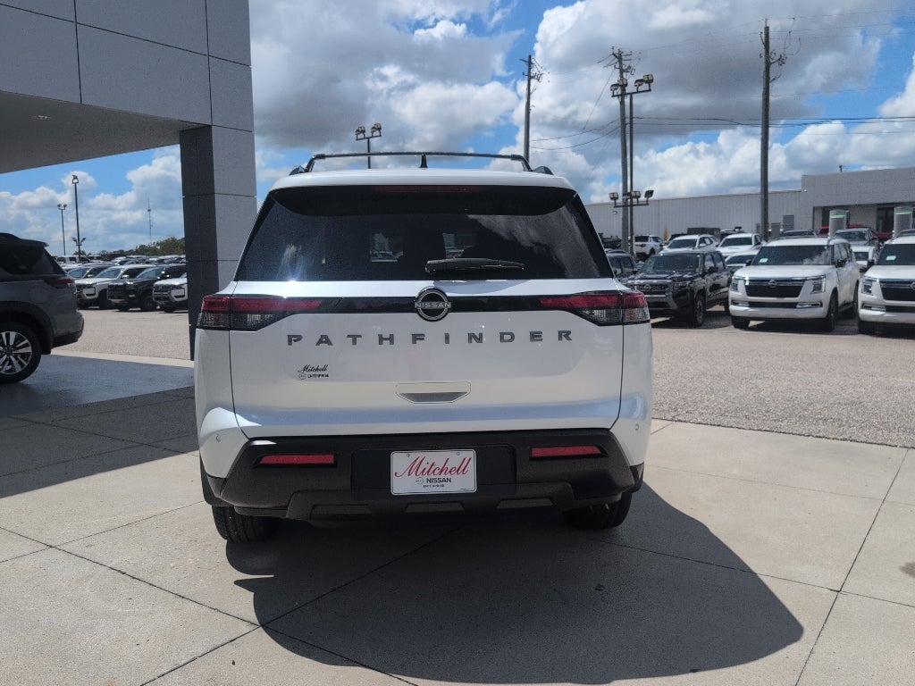 2026 Nissan Pathfinder SV