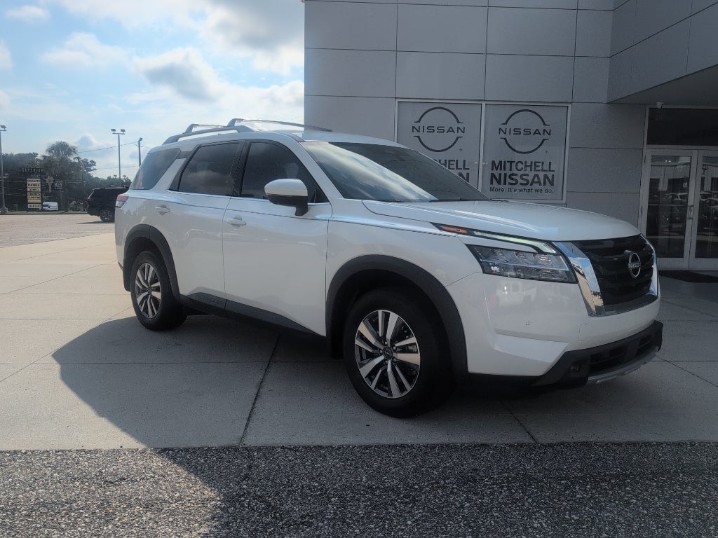 2024 Nissan Pathfinder SL