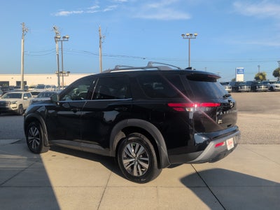 2024 Nissan Pathfinder SL