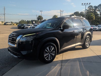 2024 Nissan Pathfinder SL
