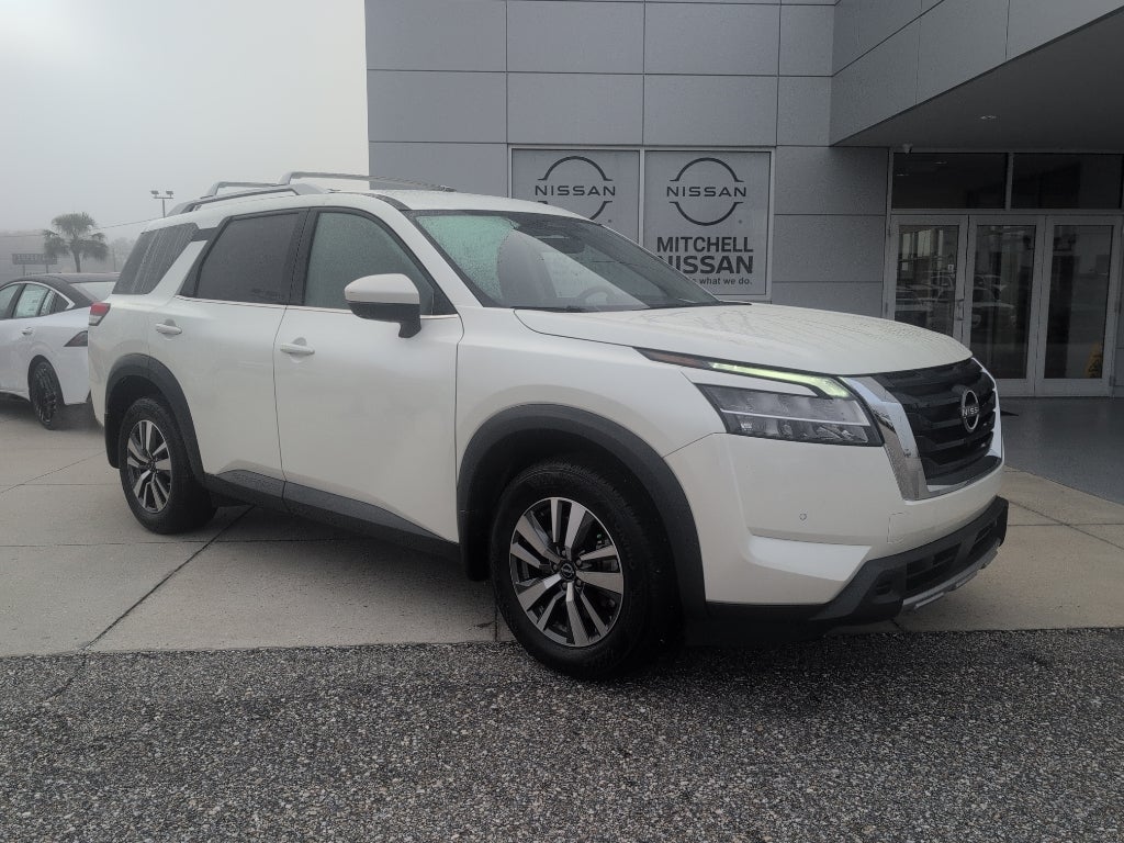 2024 Nissan Pathfinder SL
