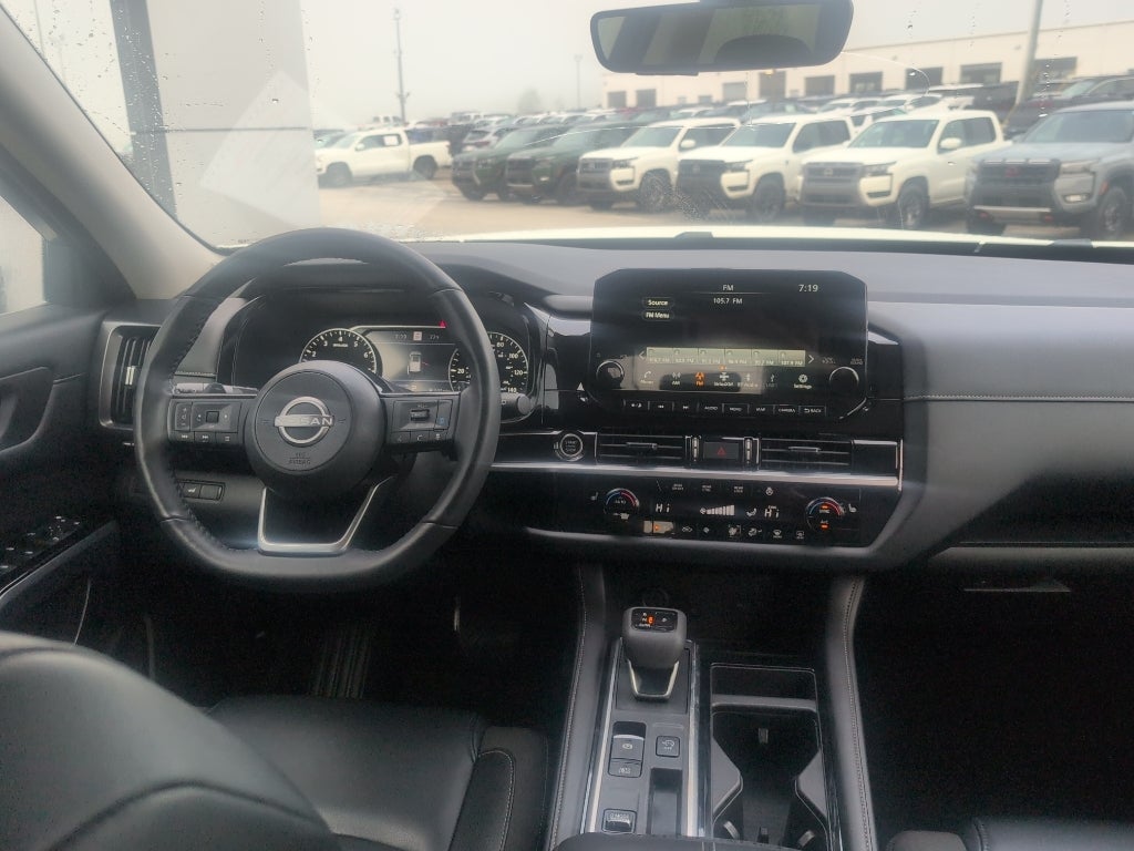 2024 Nissan Pathfinder SL