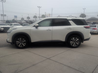 2024 Nissan Pathfinder SL