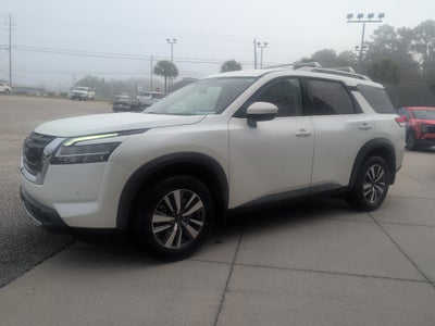 2024 Nissan Pathfinder SL