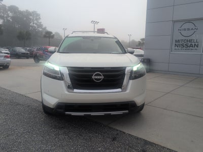 2024 Nissan Pathfinder SL