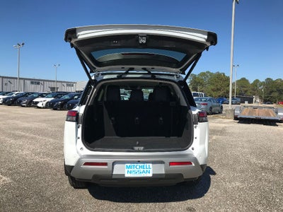 2025 Nissan Pathfinder SL