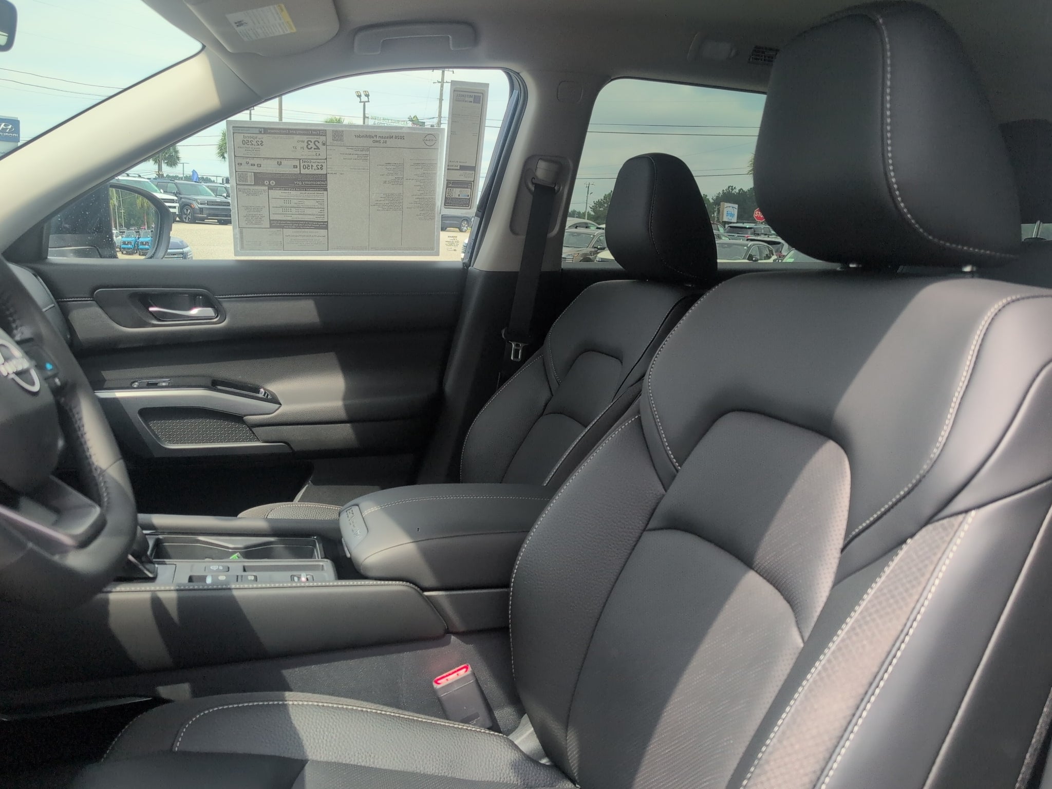 2026 Nissan Pathfinder SL