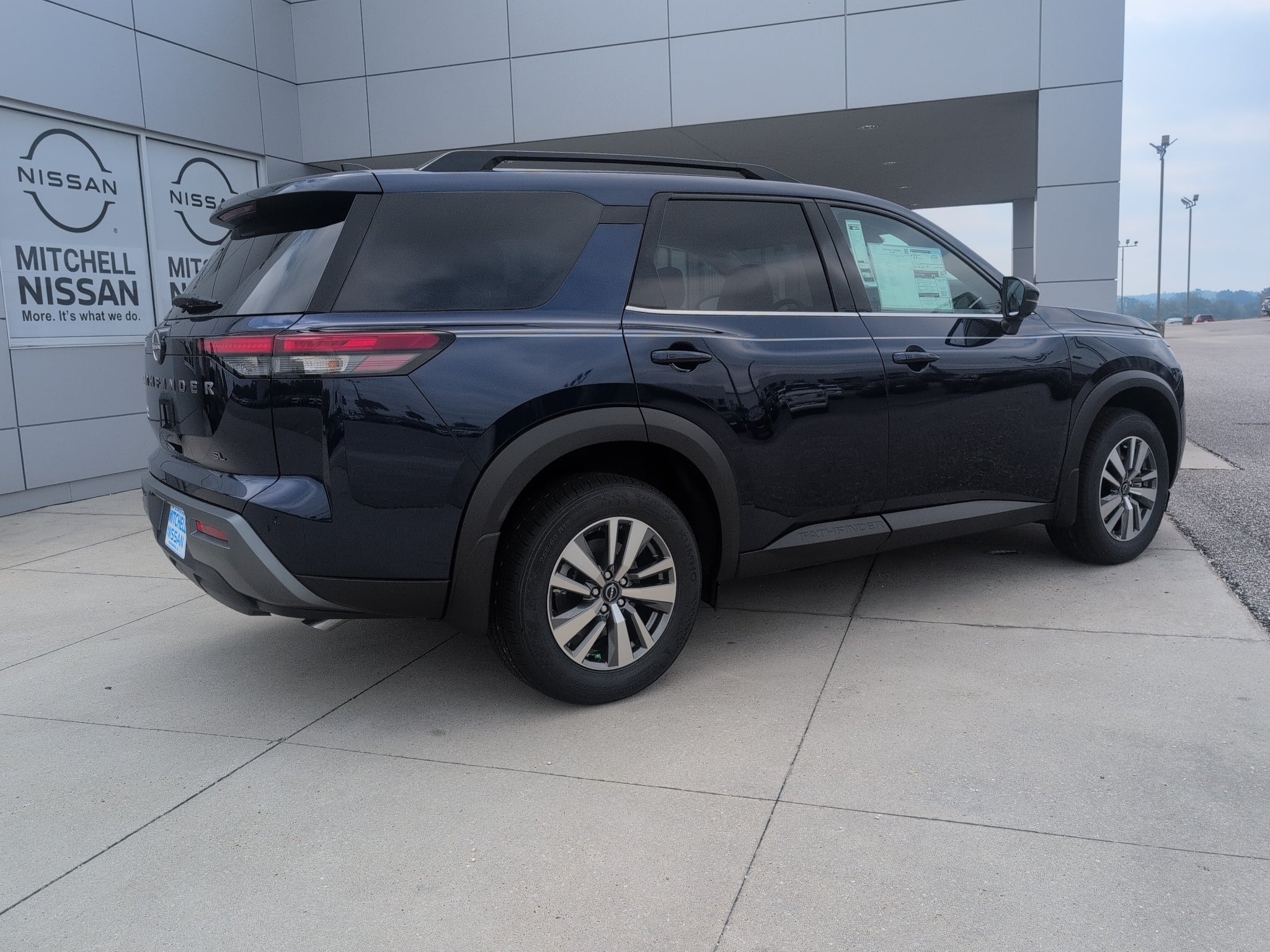 2026 Nissan Pathfinder SL