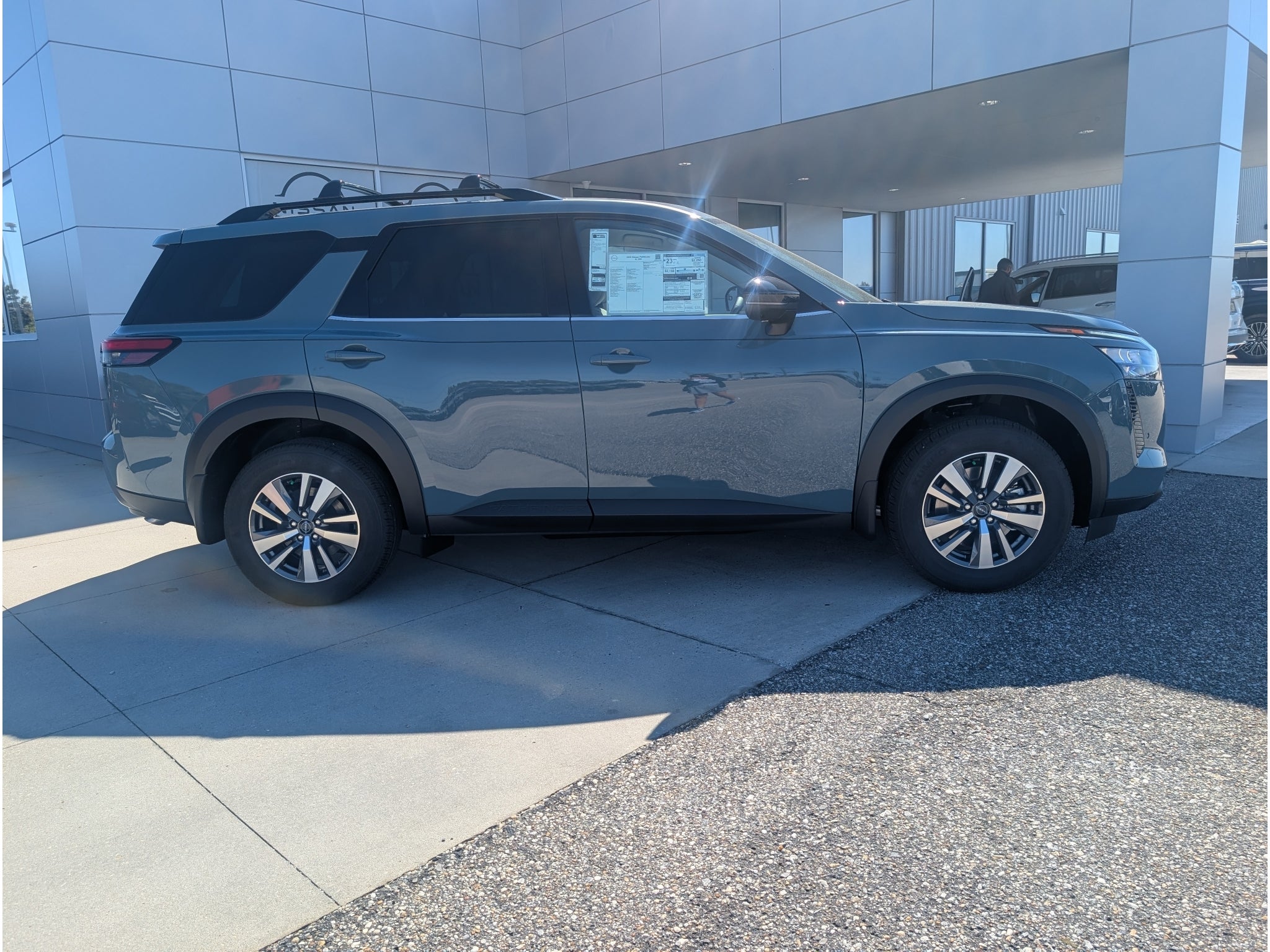 2026 Nissan Pathfinder SL