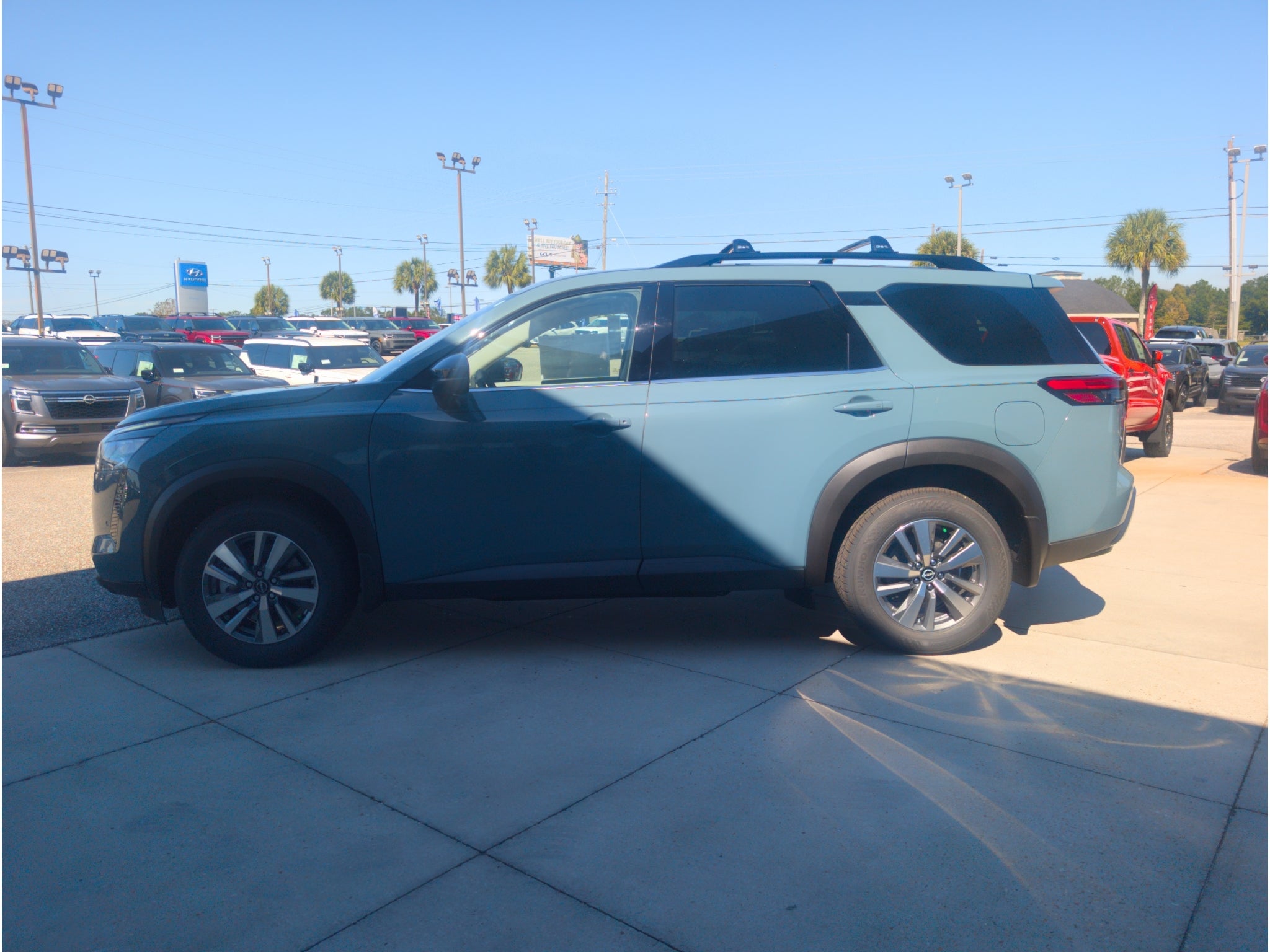 2026 Nissan Pathfinder SL