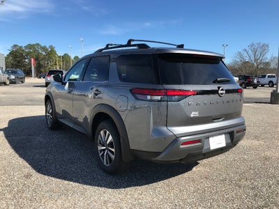 2026 Nissan Pathfinder SL