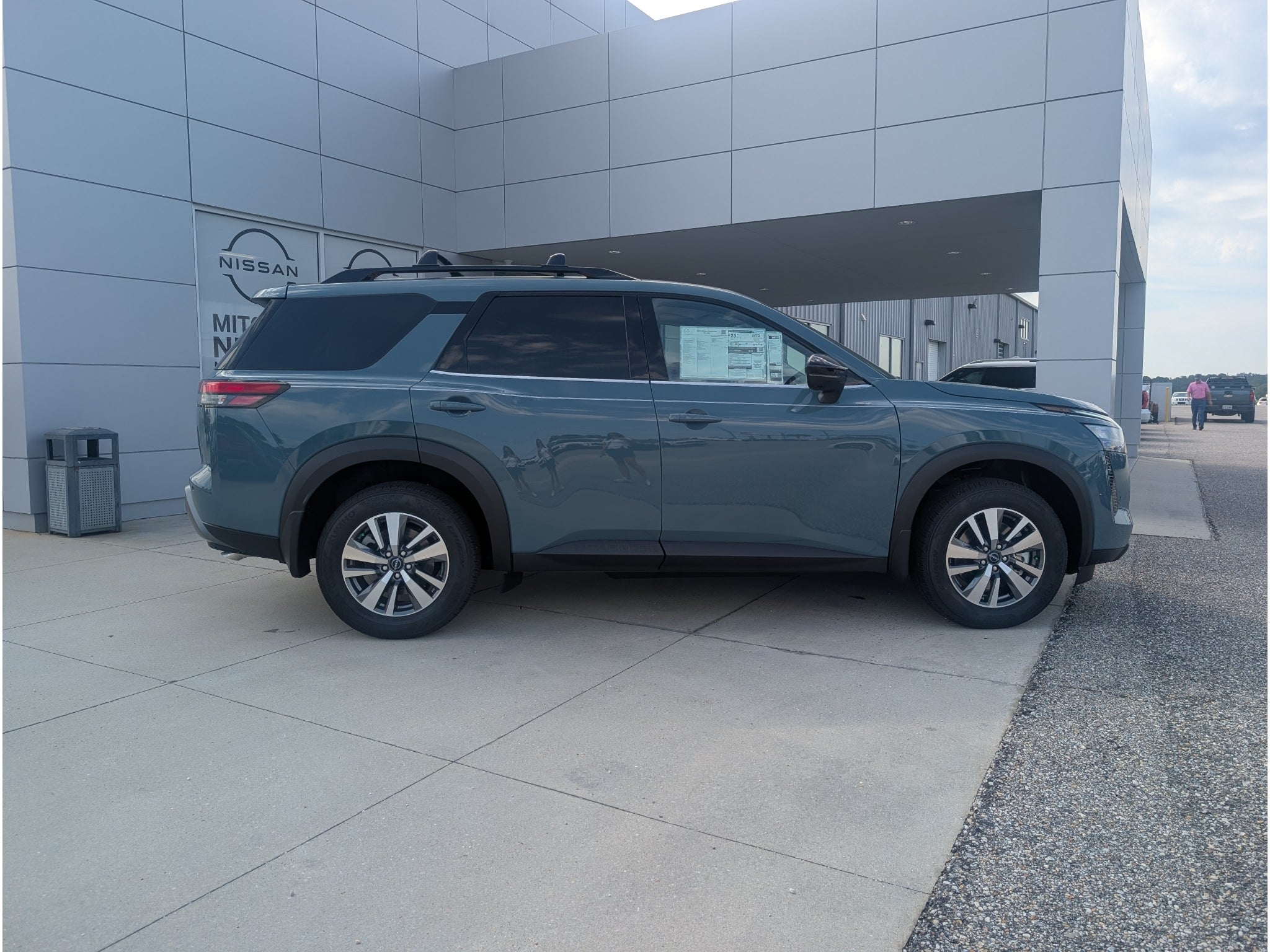 2026 Nissan Pathfinder SL
