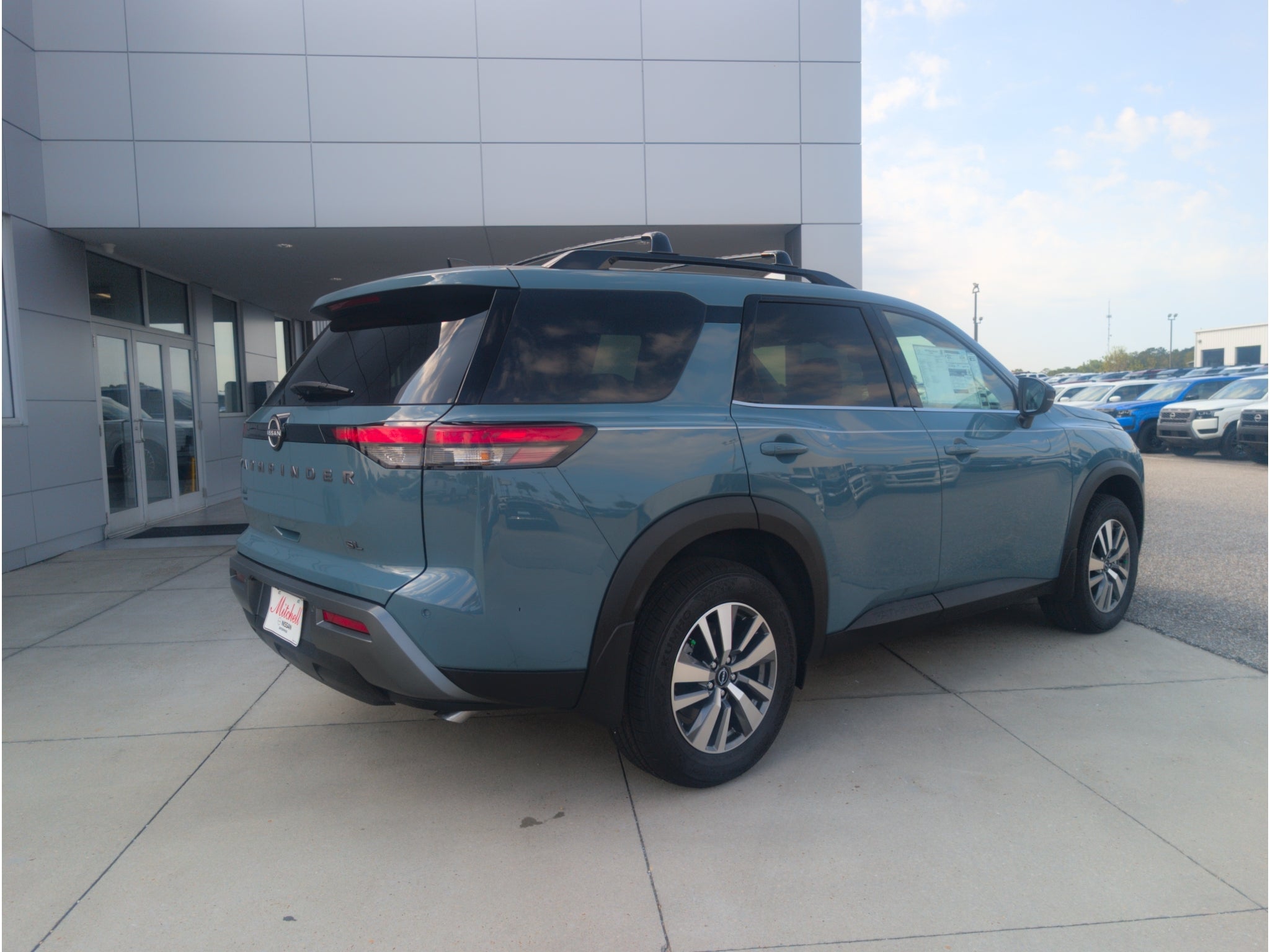 2026 Nissan Pathfinder SL