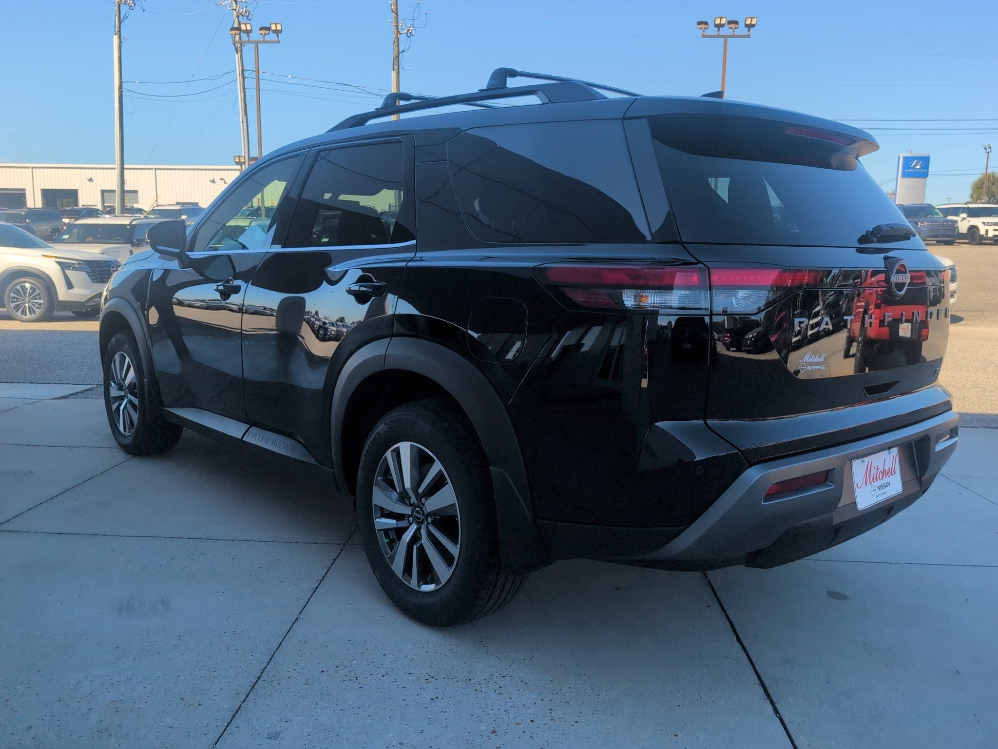 2026 Nissan Pathfinder SL