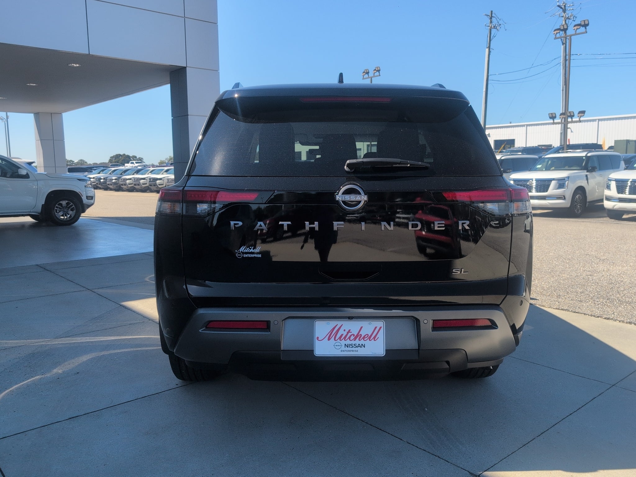 2026 Nissan Pathfinder SL