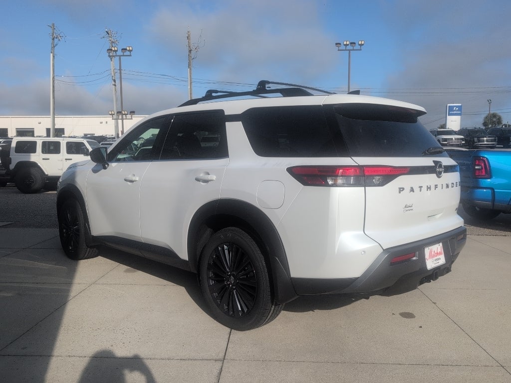 2026 Nissan Pathfinder SL