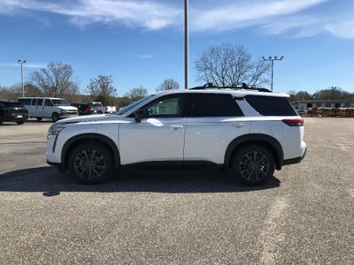 2026 Nissan Pathfinder SL