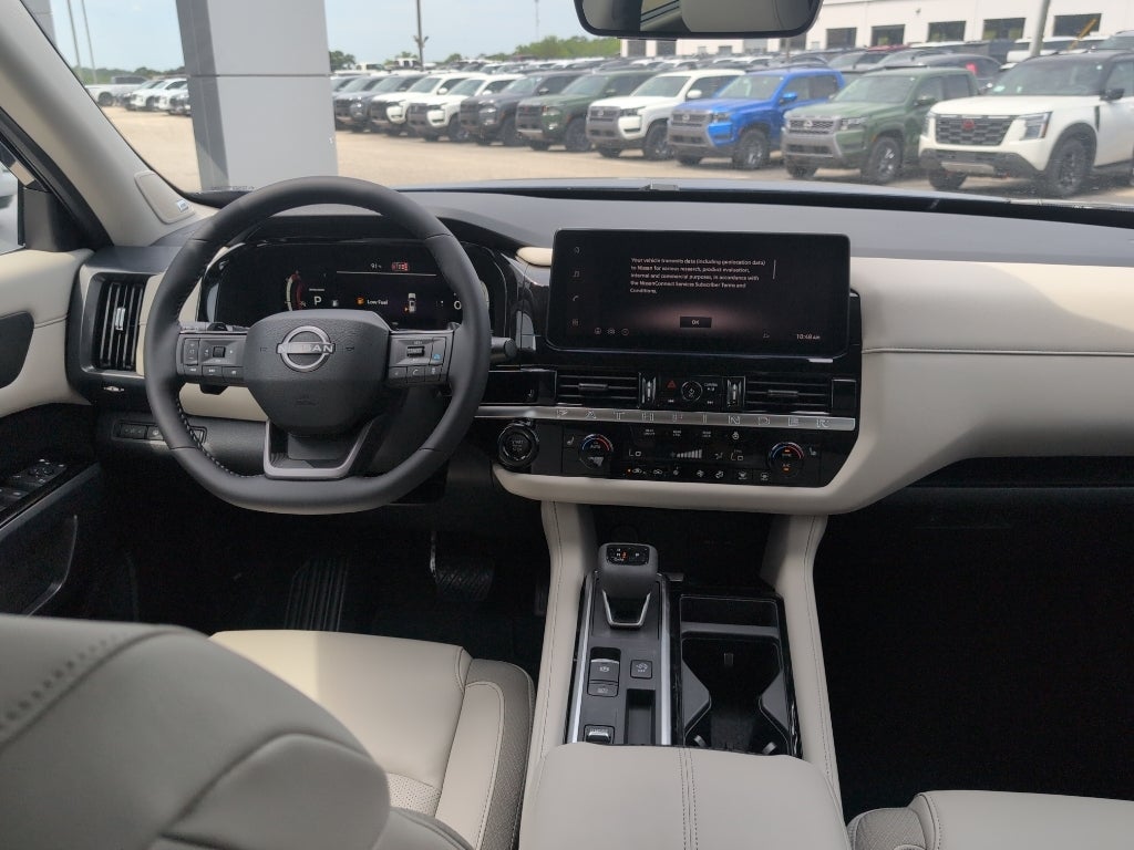 2026 Nissan Pathfinder SL