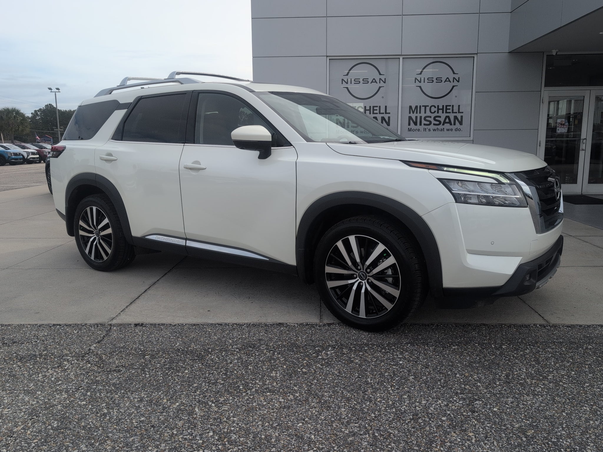 2023 Nissan Pathfinder Platinum