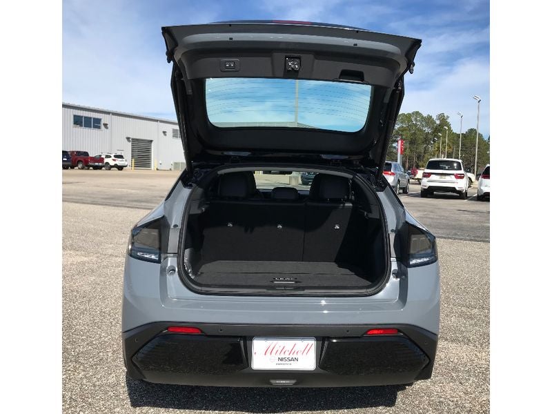 2026 Nissan LEAF Platinum+