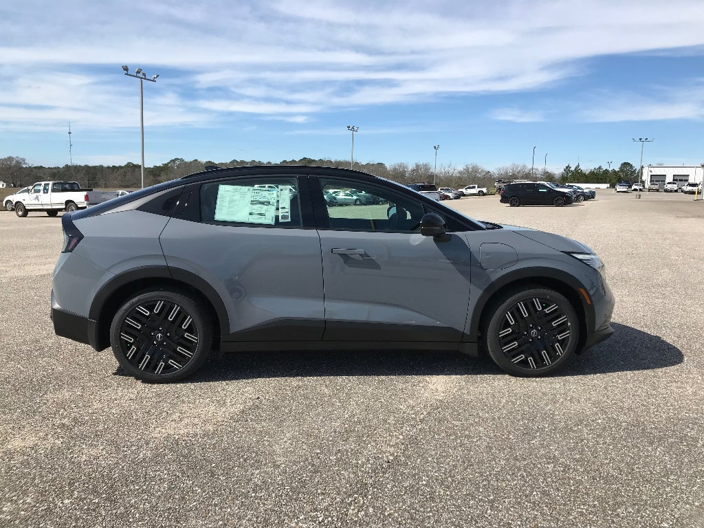 2026 Nissan LEAF Platinum+